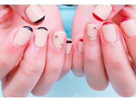 細フレンチネイル