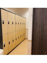 コステミーア(COSTEMIA)/ロッカールーム