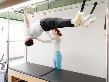 ピラティスアライアンス たまプラーザスタジオの写真/【初心者歓迎】マシンを使ったピラティス◎駅チカで通いやすい！高品質/安心価格のピラティスセッション♪