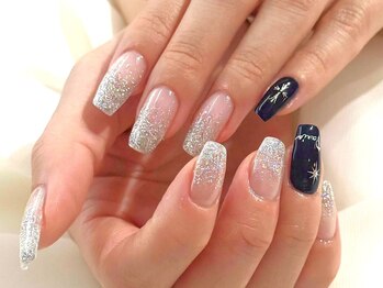 パダアット ヴァラネイル 天神南店(PADA at VALLANAIL)/シルバーラメ/ポイントブラック