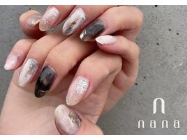 ホワイト×ブラックニュアンス