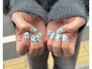 小花柄ブルーネイル