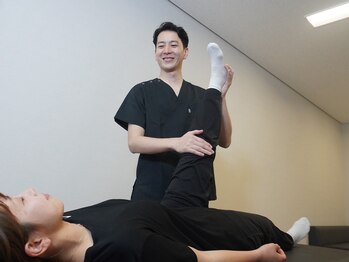 ナオル整体 博多院(NAORU整体)の写真/【NAORU式施術】ズーンと重だるい肩・首こりもスッキリ改善◎肩がふっと軽くなる不思議な体験を♪