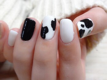 アミュリー ネイル アトリエ(Amury nail atelier)/アニマル 牛柄 モノトーン 黒白