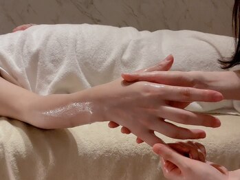 チルアロマ 新宿(Chill Aroma)の写真/【アロマオイルマッサージ80分/100分/120分】女性セラピストの繊細で丁寧な施術をご提供