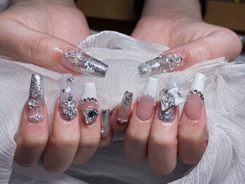 マルチューネイル 池袋(MARUCHU NAIL)/持ち込みデザイン180分/やり放題