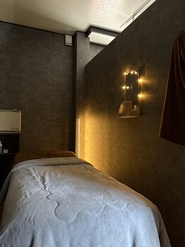 月(LUNA)/施術室［半個室］