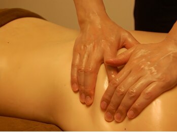 ソイル(SOIL)の写真/深いリラックス状態へ導きながら、ボディラインまで丁寧に整える本格アロマ痩身★プロの高技術手技にお任せ