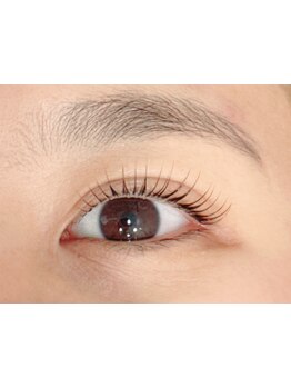 ナチュラル上品な目元にしたい