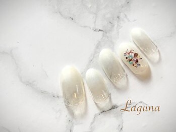 ラグウナ(Laguna)/パールホワイトのグラデーション