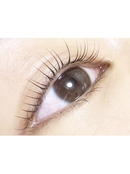 ナチュラル上品な目元にしたい