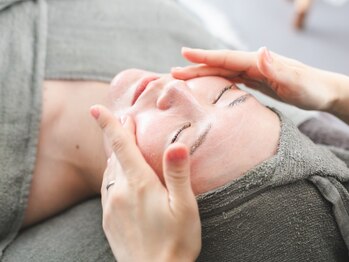 ムーンサン(Moon sun)の写真/毛穴の開き・黒ずみ・ザラつきの原因を徹底除去し、ツヤのあるお肌に！肌質別お仕上げジェルパック付き＊