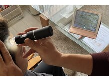 シエロ(Cielo)の雰囲気（マイクロスコープを使い、頭皮診断を行います）