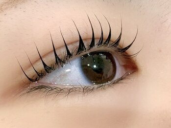 リリー(Lilly)/パリジェンヌラッシュリフト