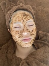 カーリー(KARLIE)/よもぎ蒸しとハーブピーリング◎