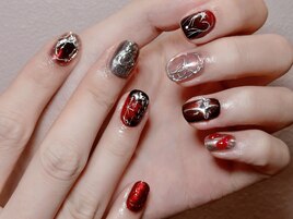 個性派レッドニュアンスネイル
