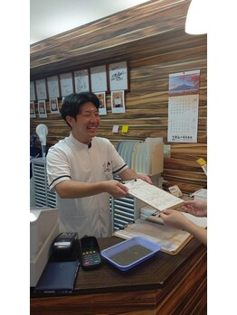 高槻整骨院/笑顔での対応