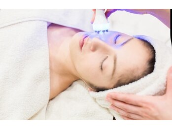 ファン 骨整体 アンド ビューティー ファン 鍼灸(Fan 骨整体&Beauty Fan 鍼灸)/美容液導入