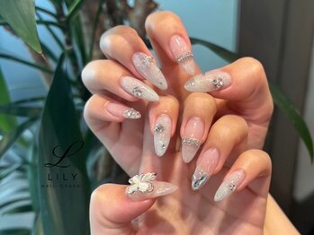 リリー 大阪駅前第一ビル店(Lily)の写真/【大人可愛いアートが充実】カラーパーツ組み合わせで爪先から気分もUP☆季節ごとの可愛いネイルもお任せ♪