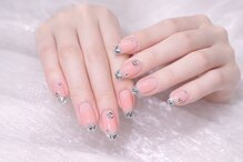 グローネイルズ(Glow Nails)