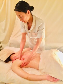 エテルノ(eterno...)/ガチガチ肩甲骨はがし美背中に☆