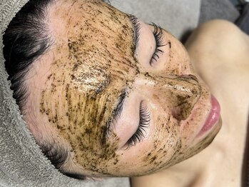 ベルティーク(BELTHEQUE)の写真/ふと目につく毛穴悩み【ハーブピーリング/ララピール】で“肌質改善”根本アプローチ◎
