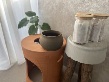 ヨニ 苦楽園(YONI)/こだわりの黄土薬用よもぎ蒸し