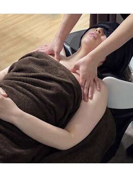 250(ニコマル)/ヘッドスパ+デコルテケア