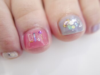 ファブリック(fabric)/キラキラときめくフットネイル
