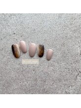 ゼロハチイチ(081)/ニュアンスネイル