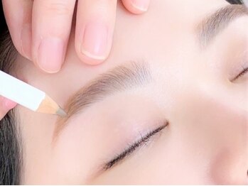 ビザン 麻布十番(BIZAN)の写真/まつげパーマ×美眉スタイリングで洗練された上品な目元に★第一印象を左右する目元ケアはプロにお任せ！