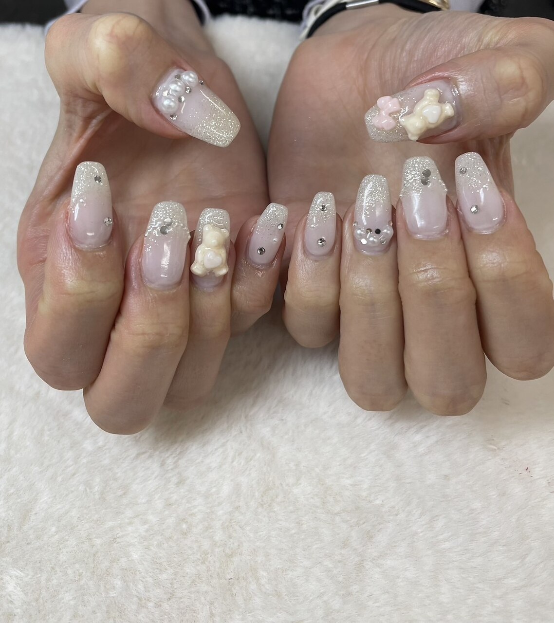 2025年秋トレンド】ホワイト（白）のネイルデザイン集｜人気順