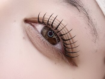 エルレ 銀座並木通り店(ELRe)の写真/【＆Healthy取り扱い◎】マツエク×マツパを組み合わせた新技法◇抜群のモチの良さで自然な仕上がりに♪