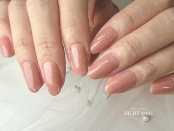 リッシュ トロワ(RICHE trois)/マオジェル使用！ちゅるんピンク