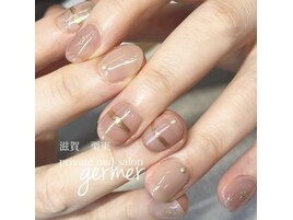 ヌーディーなカラーでニュアンス