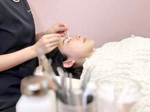 フルアナ(Hu ruana)/眉毛　施術風景