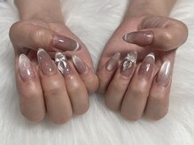 ハニの雰囲気（マグネットネイルのカラーも多数あります！）
