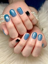 アムルーズ(Amoureuse)/大人くすみブルー×1本アート♪