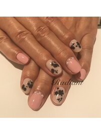 上品ボタニカルネイル