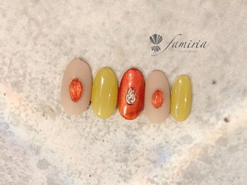 ファミリア/キラキラぷっくりネイル