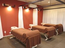 桜琴鍼灸治療院 赤坂店/施術ベッド
