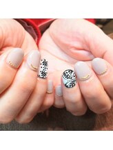 マニエネイル(mani e nail)/手描きフラワーネイル/自爪育成