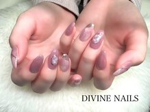 ディバイン ネイルズ(DIVINE NAILS)
