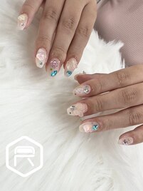 宝石ネイル