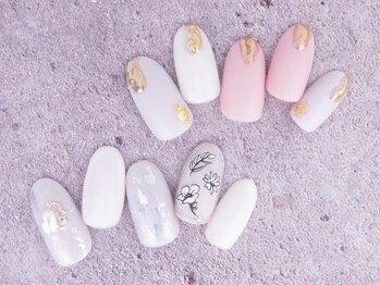 シェリーネイル(Cherie Nail)/ミラーアート+花柄ネイルです♪