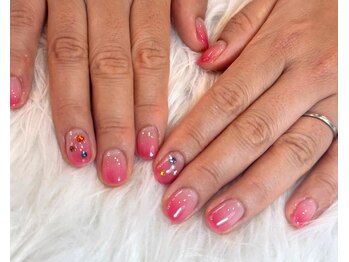 リブヴァラ(Lib Valla)/カラーグラデーションネイル