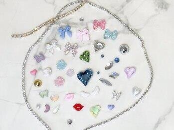 ティファ 大宮(Tiffa)の写真/カラフルストーンやモチーフパーツなど多数取り揃えています◎カラーも200色以上ご用意!