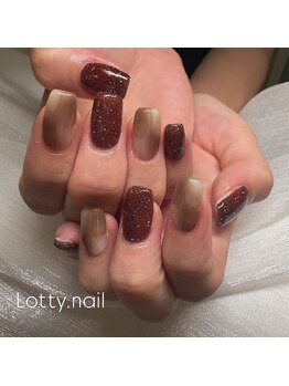 ロッティ 桑名(Lotty.)の写真/肌なじみの良いカラーで清潔感のある上品な指先に♪30～40代に選ばれる、派手すぎない大人可愛いデザイン◎