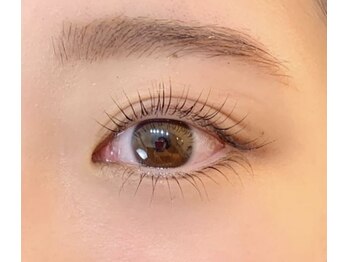 クロエ(Chloe)/ナチュラルにパッチリ目元に