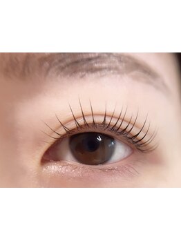 ナチュラル上品な目元にしたい